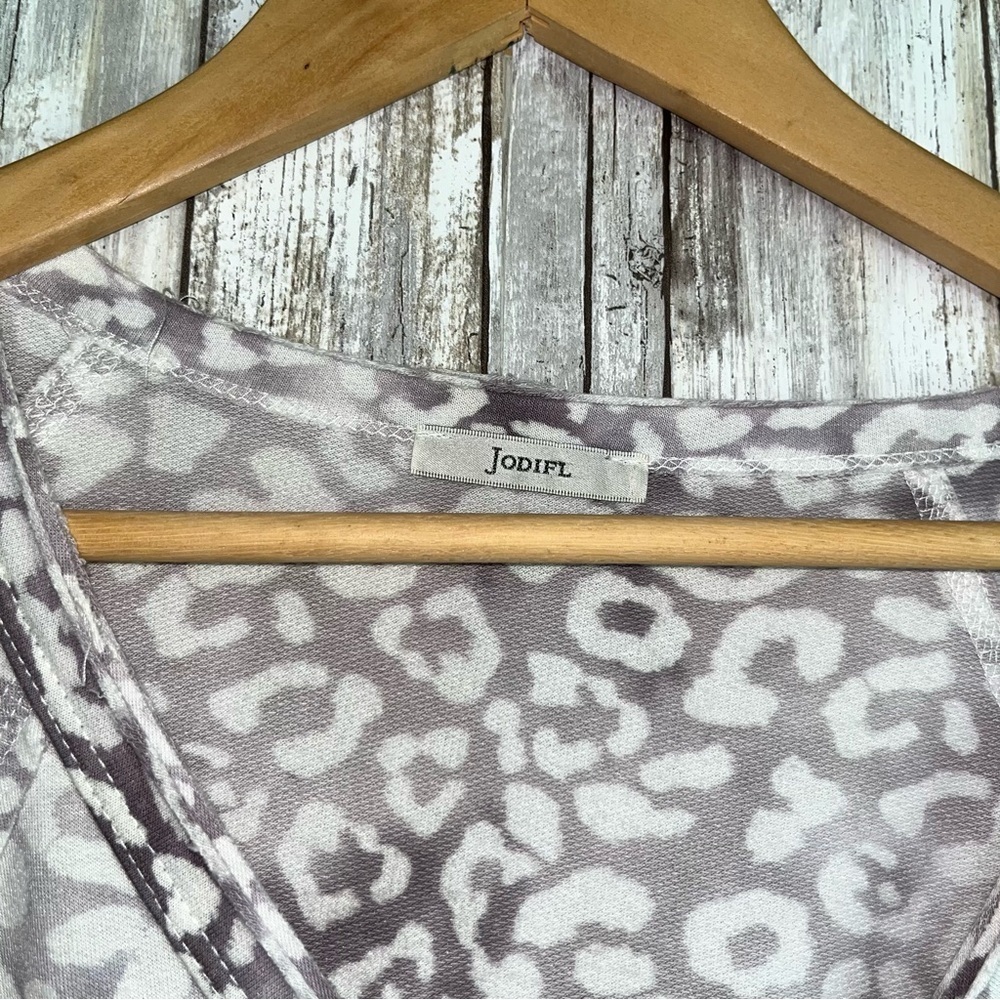 Jodifl White Leopard High Low Long Sleeve Blouse - Picture 6 of 6